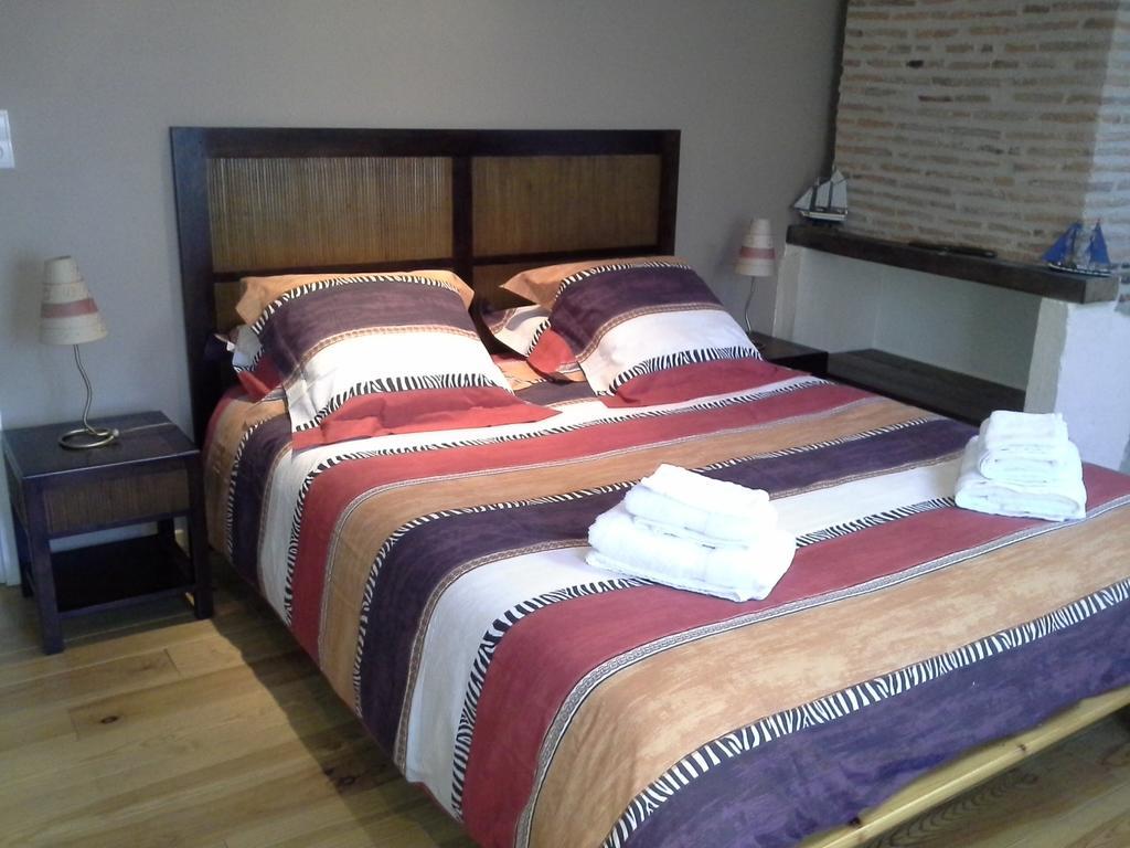 Maison D'Hotes Brameloup Jardin Ovale Coudures Bilik gambar